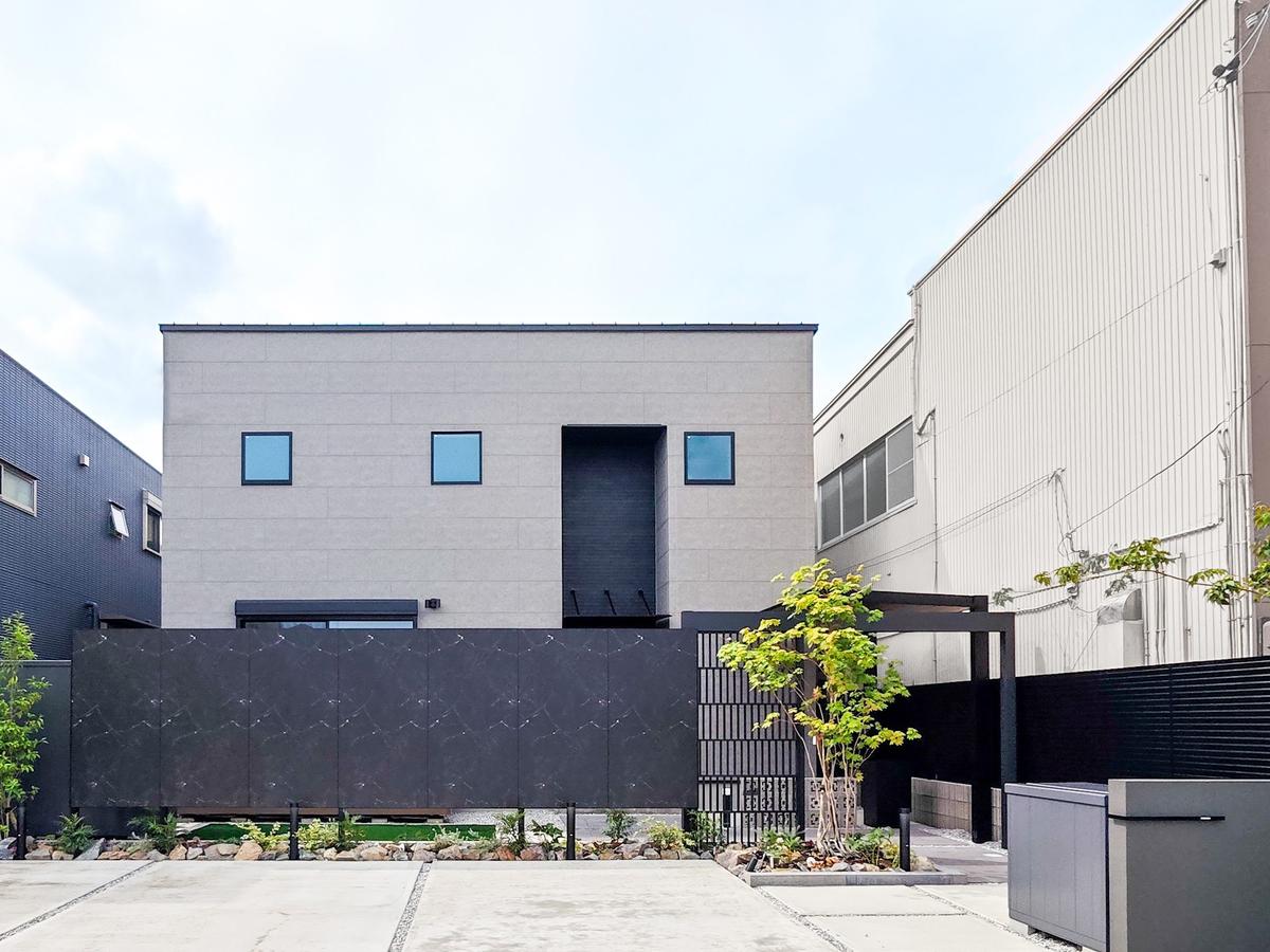 ファサード全景 - タカショー銀賞受賞