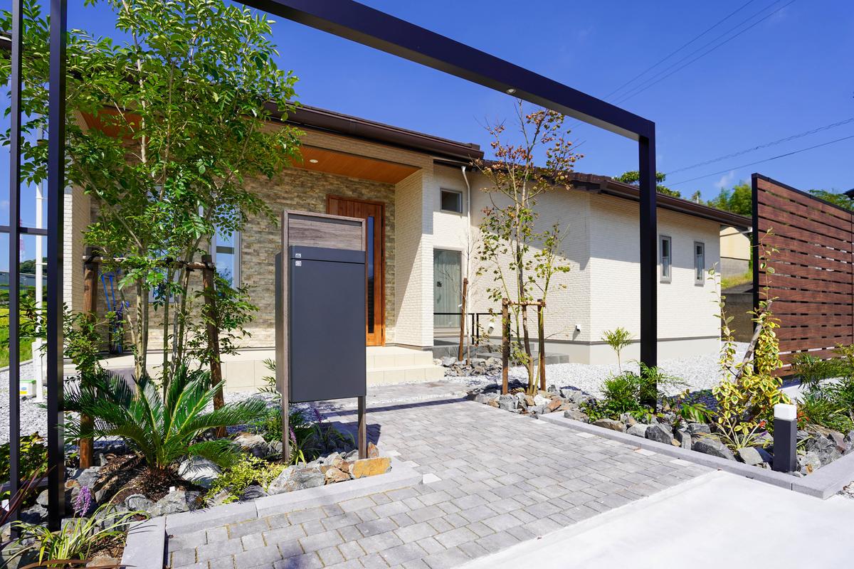 アプローチ・門柱・植栽 - アイ工務店 N-ees